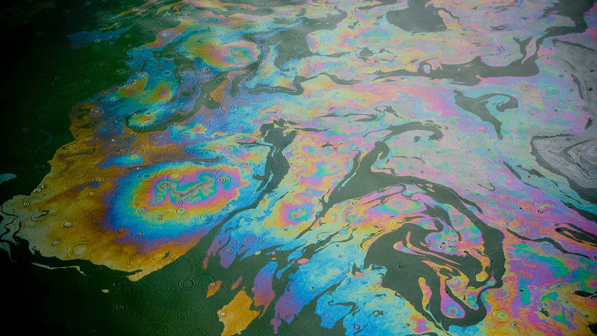 Marine pollution and oil spill response context